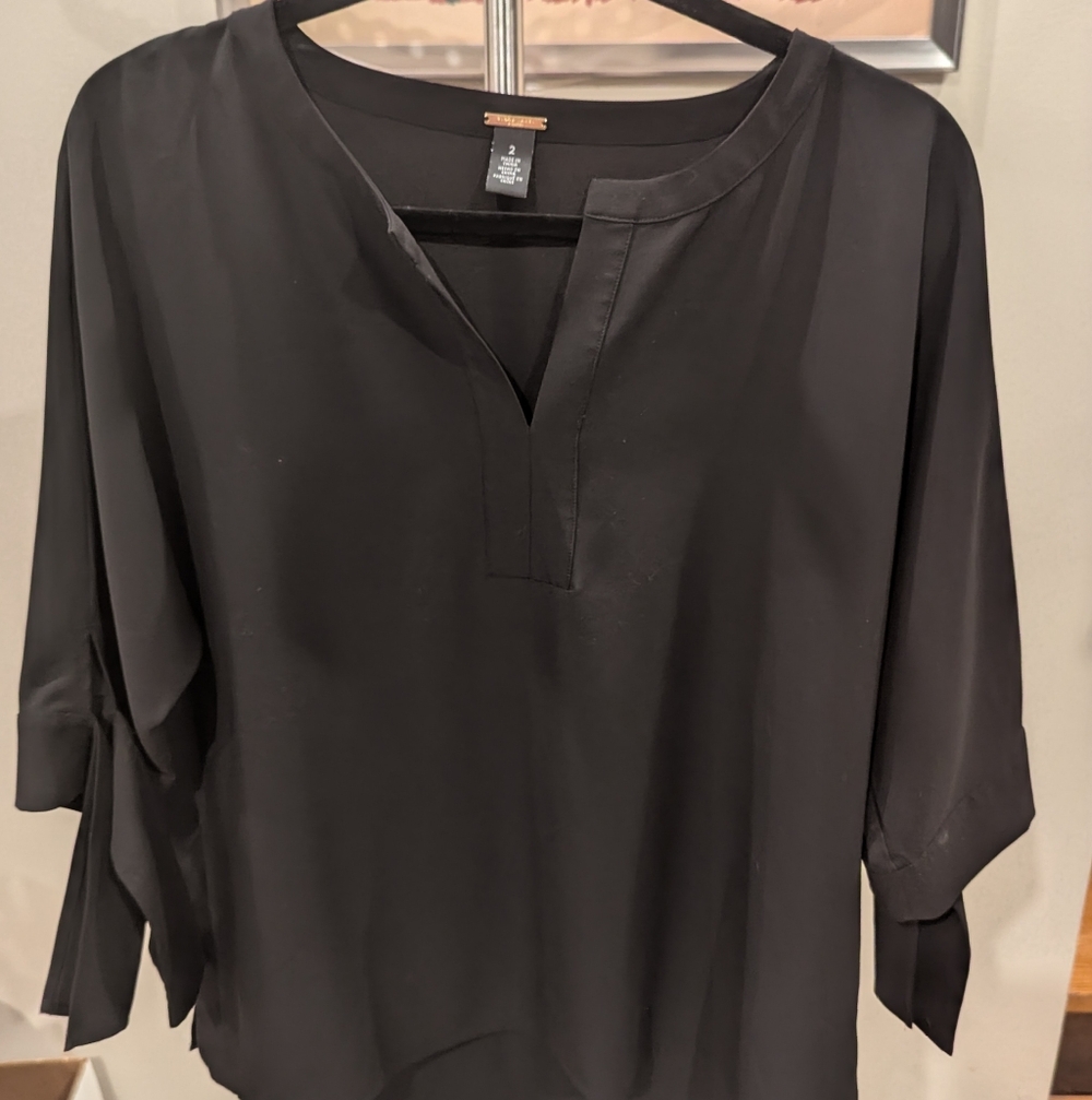 Chico's Black Label Black Split-Neck Tunic with Tie Sleeves $13 Size 2